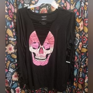 NWT TORRID Black Long Sleeve Skull Slasher Tee Torrid 3(22-24)